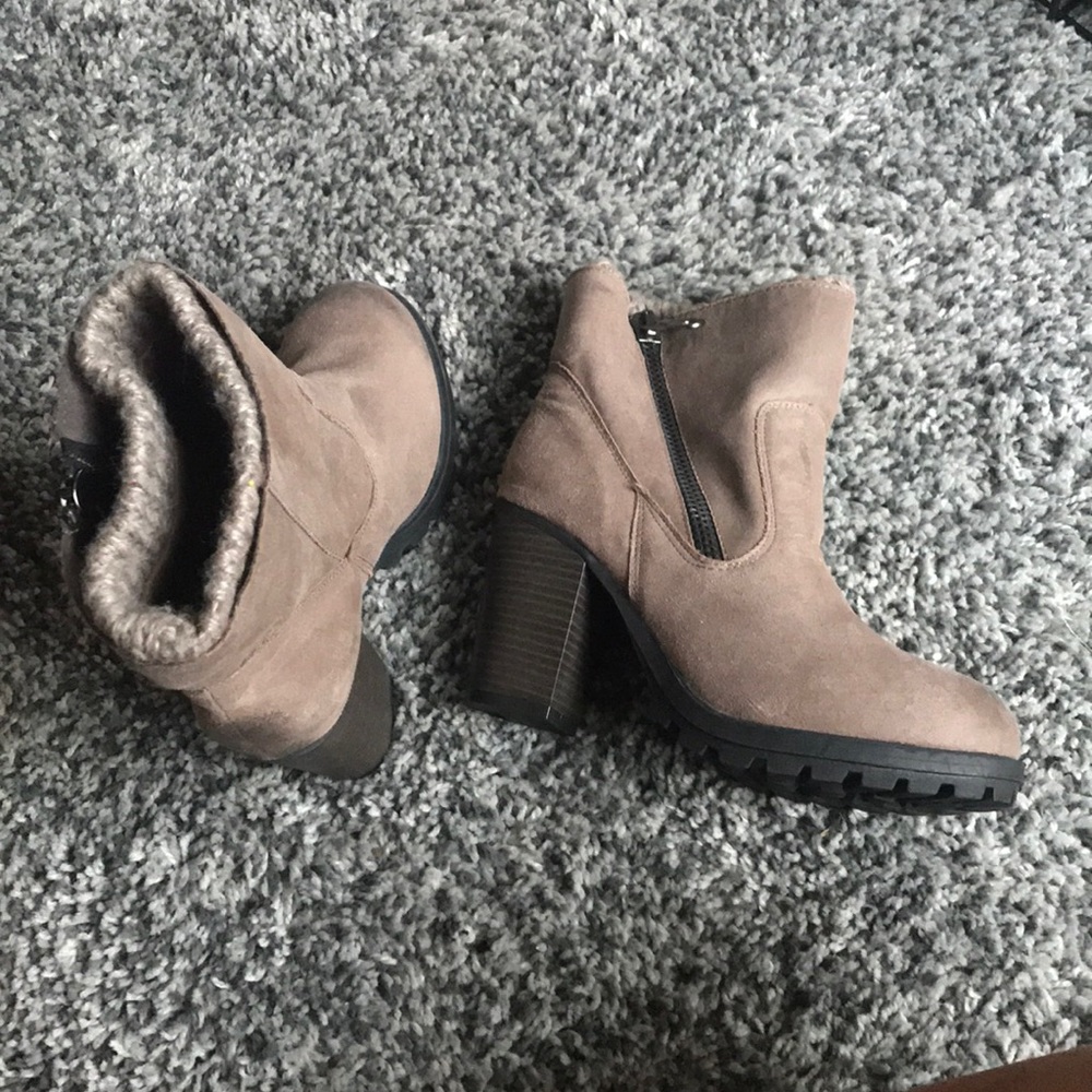 Brand new never worn size 9 booties